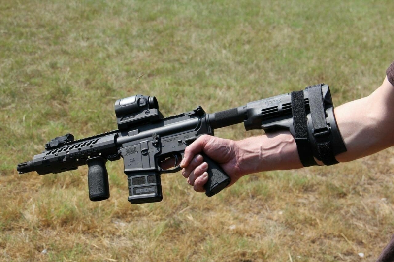 AR-15 pistol with stabilizing brace